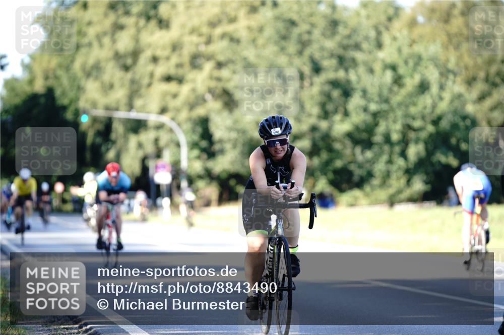 07.09.2025 - 19. Norderstedt Triathlon Michael Burmester http://msf.ph/oto/8843490 07.09.2025 15:55:06 Radfahren 490, 548, 1086 meine-sportfotos.de