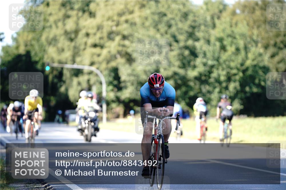 07.09.2025 - 19. Norderstedt Triathlon Michael Burmester http://msf.ph/oto/8843492 07.09.2025 15:55:08 Radfahren 548, 1086, 1631 meine-sportfotos.de