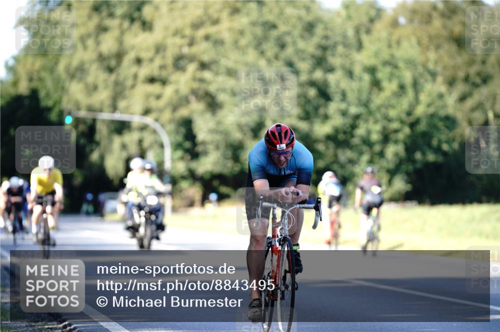 07.09.2025 - 19. Norderstedt Triathlon Michael Burmester http://msf.ph/oto/8843495 07.09.2025 15:55:09 Radfahren 548, 1086, 1631 meine-sportfotos.de