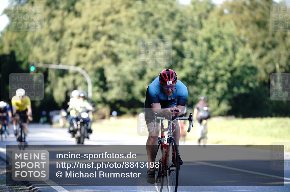 07.09.2025 - 19. Norderstedt Triathlon Michael Burmester http://msf.ph/oto/8843498 07.09.2025 15:55:09 Radfahren 548, 1086, 1631 meine-sportfotos.de