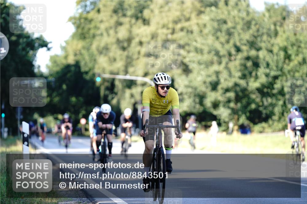 07.09.2025 - 19. Norderstedt Triathlon Michael Burmester http://msf.ph/oto/8843501 07.09.2025 15:55:11 Radfahren 937, 1086, 1549, 1631 meine-sportfotos.de