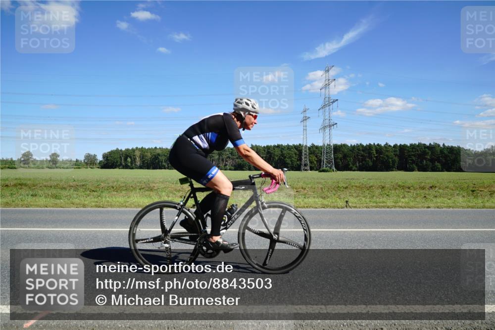 07.09.2025 - 19. Norderstedt Triathlon Michael Burmester http://msf.ph/oto/8843503 07.09.2025 14:44:39 Radfahren 1509 meine-sportfotos.de