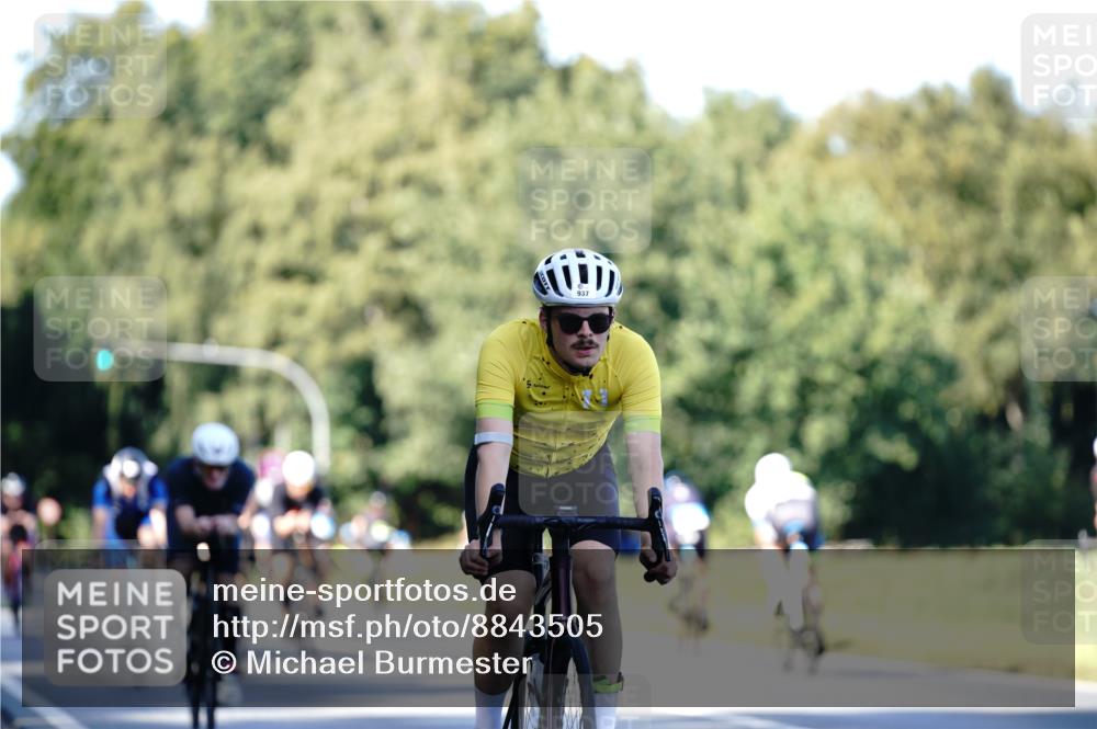07.09.2025 - 19. Norderstedt Triathlon Michael Burmester http://msf.ph/oto/8843505 07.09.2025 15:55:12 Radfahren 937, 1549, 1550, 1564, 1631 meine-sportfotos.de