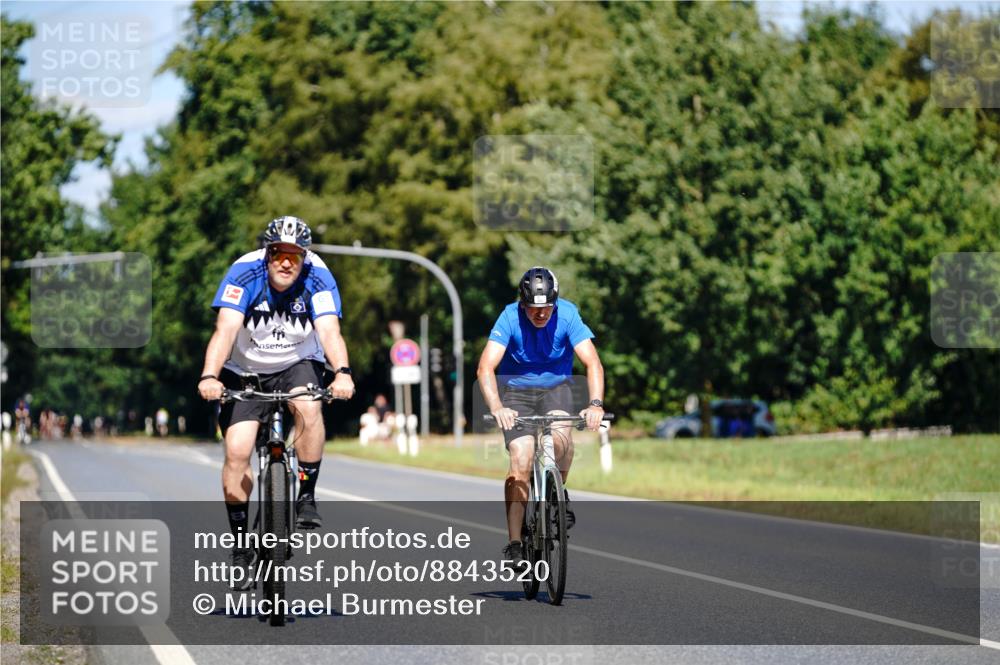 07.09.2025 - 19. Norderstedt Triathlon Michael Burmester http://msf.ph/oto/8843520 07.09.2025 13:03:09 Radfahren 311, 314 meine-sportfotos.de