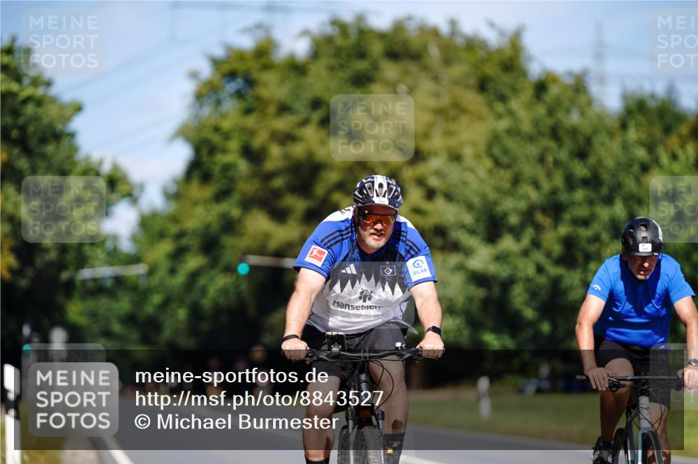 07.09.2025 - 19. Norderstedt Triathlon Michael Burmester http://msf.ph/oto/8843527 07.09.2025 13:03:11 Radfahren 311, 314 meine-sportfotos.de