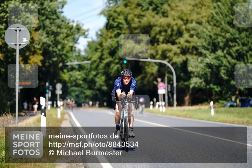 07.09.2025 - 19. Norderstedt Triathlon Michael Burmester http://msf.ph/oto/8843534 07.09.2025 13:03:28 Radfahren 1299 meine-sportfotos.de
