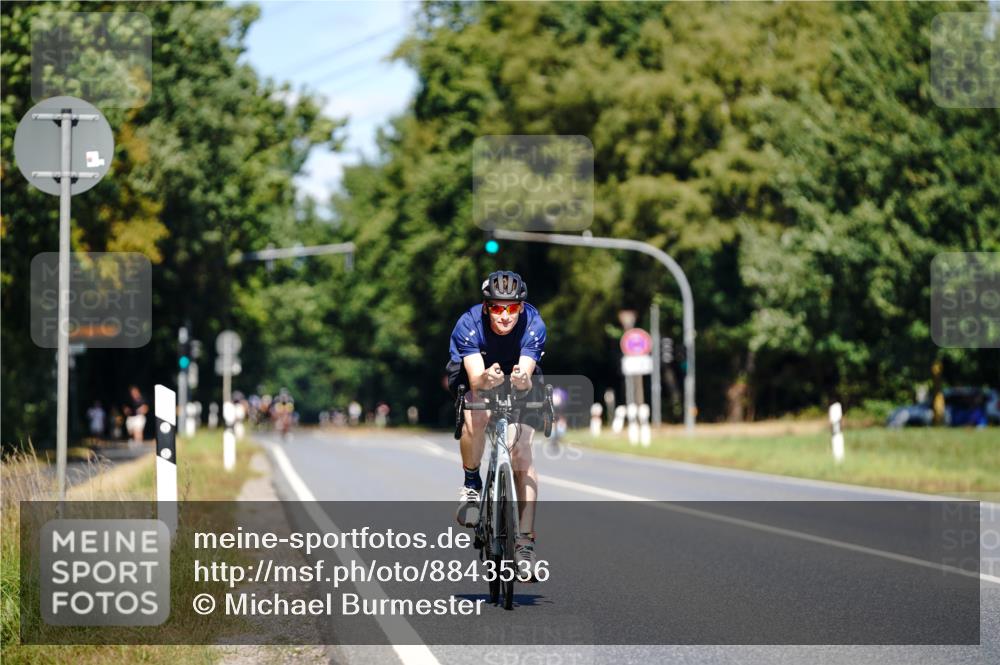 07.09.2025 - 19. Norderstedt Triathlon Michael Burmester http://msf.ph/oto/8843536 07.09.2025 13:03:28 Radfahren 1299 meine-sportfotos.de