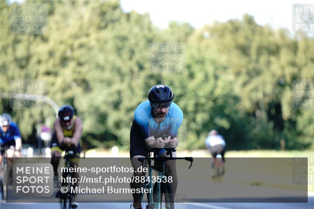 07.09.2025 - 19. Norderstedt Triathlon Michael Burmester http://msf.ph/oto/8843538 07.09.2025 15:55:24 Radfahren 957, 1078, 1523, 1551, 1627 meine-sportfotos.de
