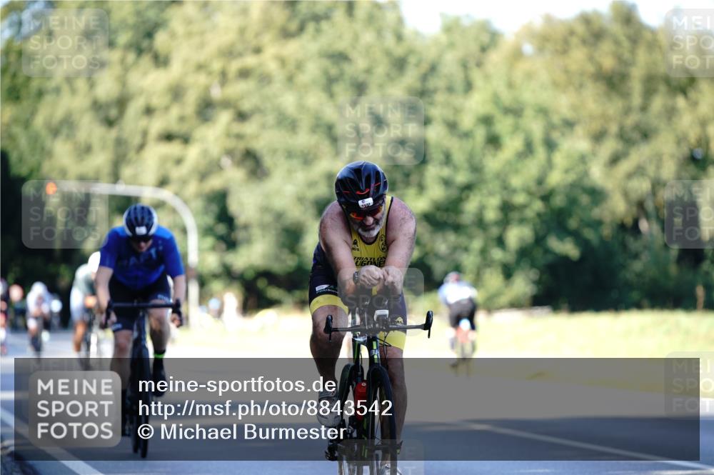 07.09.2025 - 19. Norderstedt Triathlon Michael Burmester http://msf.ph/oto/8843542 07.09.2025 15:55:25 Radfahren 957, 1078, 1523, 1551, 1627 meine-sportfotos.de