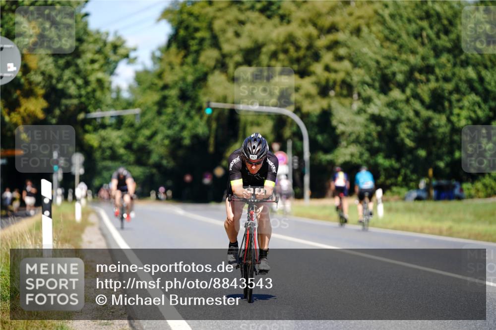 07.09.2025 - 19. Norderstedt Triathlon Michael Burmester http://msf.ph/oto/8843543 07.09.2025 13:03:43 Radfahren 357 meine-sportfotos.de