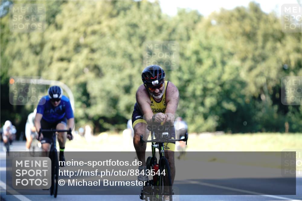 07.09.2025 - 19. Norderstedt Triathlon Michael Burmester http://msf.ph/oto/8843544 07.09.2025 15:55:25 Radfahren 957, 1078, 1523, 1551, 1627 meine-sportfotos.de