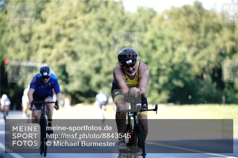 07.09.2025 - 19. Norderstedt Triathlon Michael Burmester http://msf.ph/oto/8843545 07.09.2025 15:55:25 Radfahren 957, 1078, 1523, 1551, 1627 meine-sportfotos.de