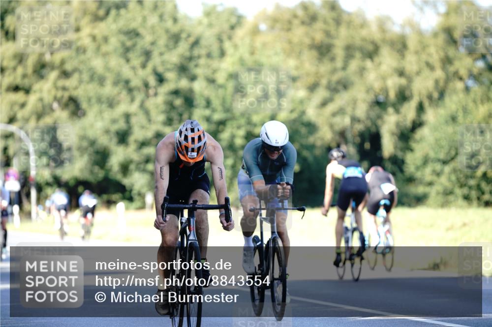07.09.2025 - 19. Norderstedt Triathlon Michael Burmester http://msf.ph/oto/8843554 07.09.2025 15:55:27 Radfahren 939, 957, 1078, 1403, 1523, 1601, 1627 meine-sportfotos.de