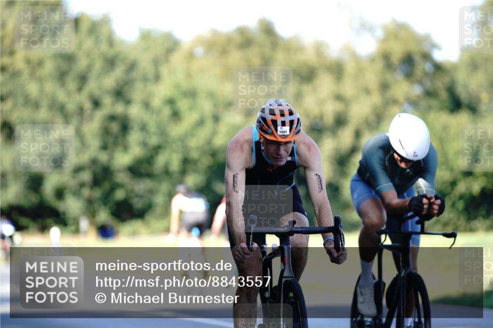 07.09.2025 - 19. Norderstedt Triathlon Michael Burmester http://msf.ph/oto/8843557 07.09.2025 15:55:28 Radfahren 939, 957, 1071, 1403, 1523, 1601, 1627 meine-sportfotos.de