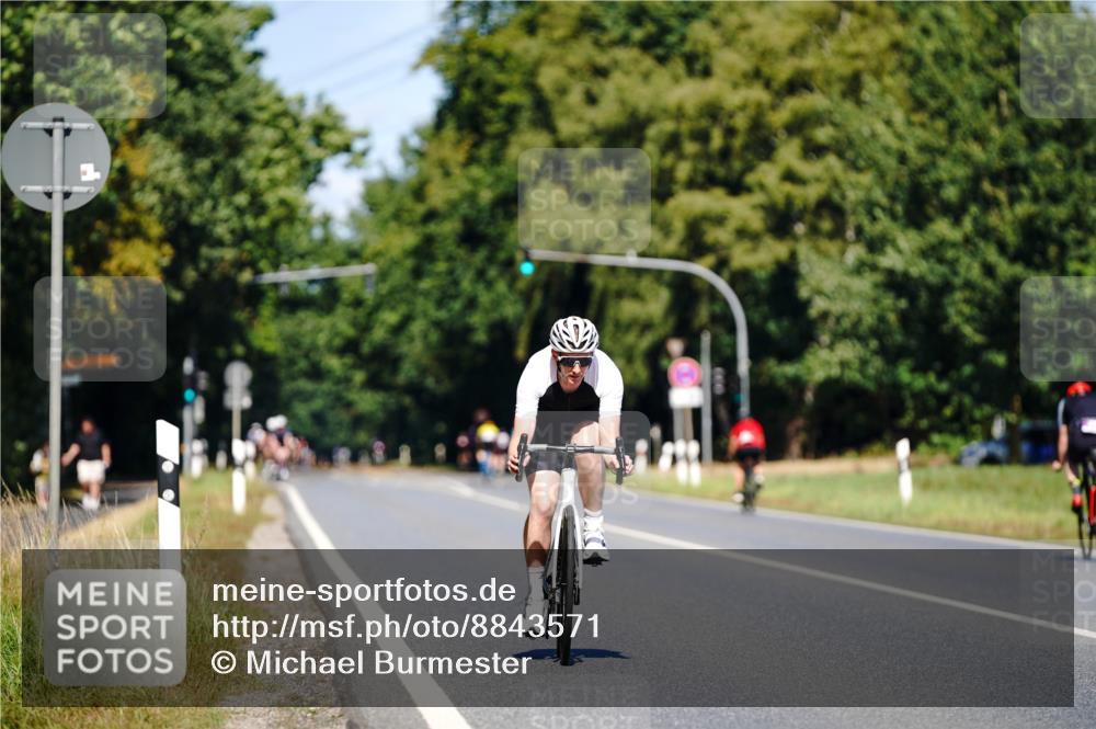 07.09.2025 - 19. Norderstedt Triathlon Michael Burmester http://msf.ph/oto/8843571 07.09.2025 13:04:00 Radfahren 1356 meine-sportfotos.de
