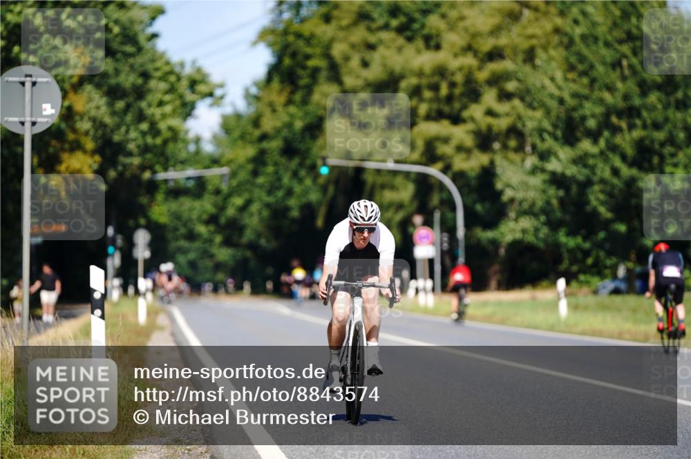 07.09.2025 - 19. Norderstedt Triathlon Michael Burmester http://msf.ph/oto/8843574 07.09.2025 13:04:00 Radfahren 1356 meine-sportfotos.de