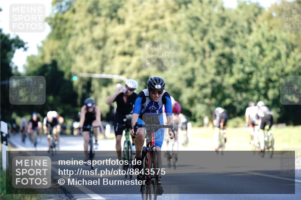 07.09.2025 - 19. Norderstedt Triathlon Michael Burmester http://msf.ph/oto/8843575 07.09.2025 15:55:40 Radfahren 866, 1057, 1611 meine-sportfotos.de