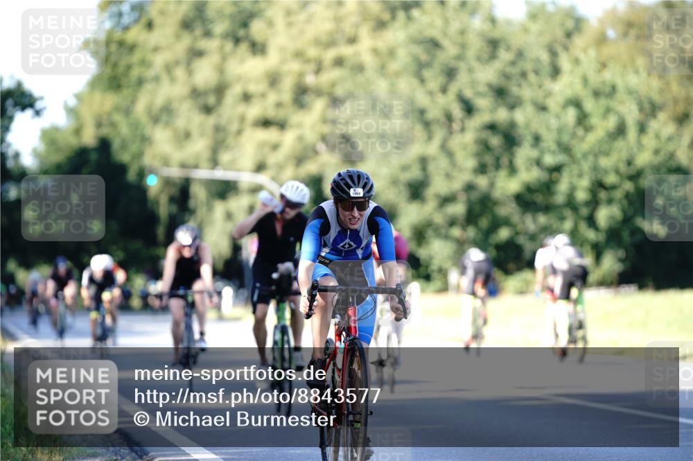 07.09.2025 - 19. Norderstedt Triathlon Michael Burmester http://msf.ph/oto/8843577 07.09.2025 15:55:40 Radfahren 866, 1057, 1611 meine-sportfotos.de