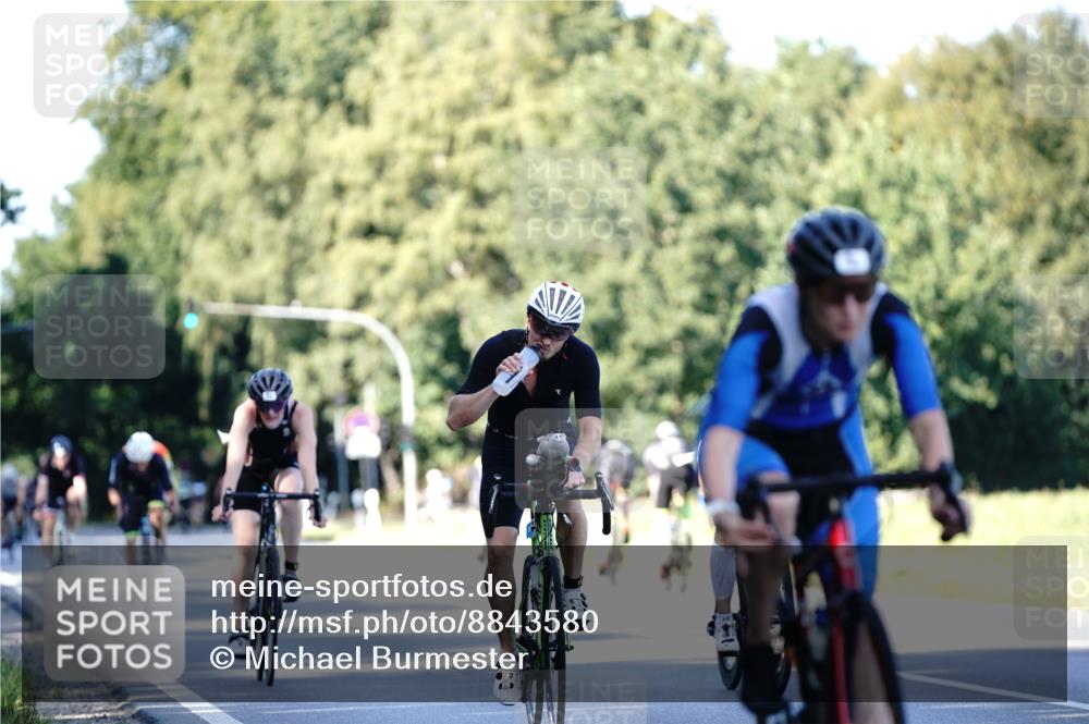 07.09.2025 - 19. Norderstedt Triathlon Michael Burmester http://msf.ph/oto/8843580 07.09.2025 15:55:41 Radfahren 866, 1057, 1559, 1611 meine-sportfotos.de