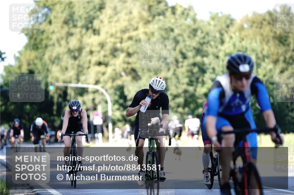 07.09.2025 - 19. Norderstedt Triathlon Michael Burmester http://msf.ph/oto/8843581 07.09.2025 15:55:41 Radfahren 866, 1057, 1559, 1611 meine-sportfotos.de