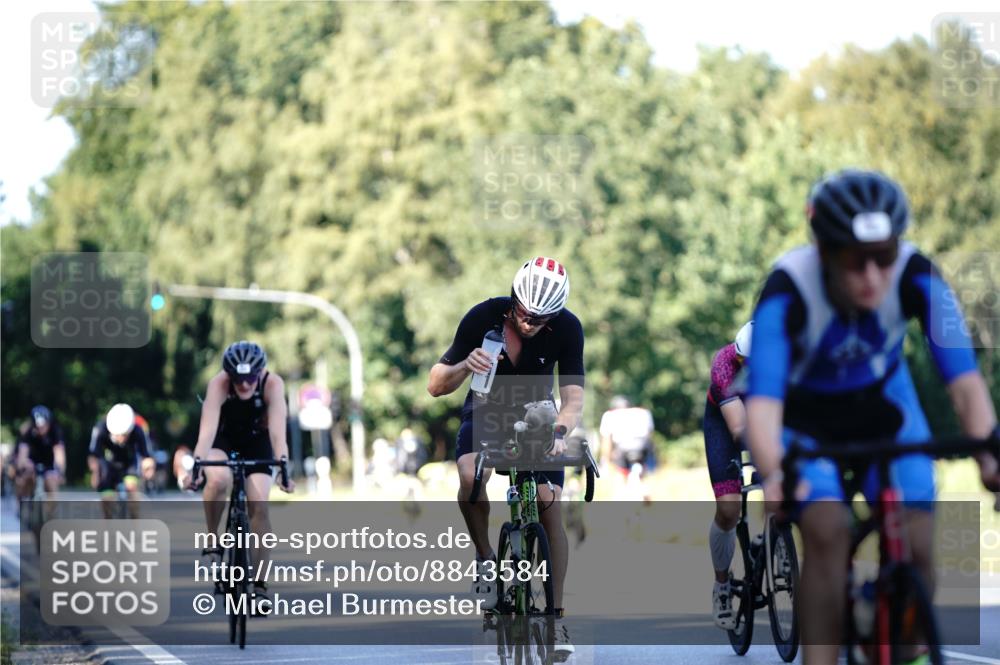 07.09.2025 - 19. Norderstedt Triathlon Michael Burmester http://msf.ph/oto/8843584 07.09.2025 15:55:41 Radfahren 866, 1057, 1559, 1611 meine-sportfotos.de