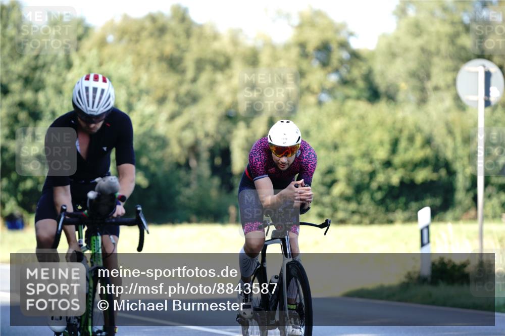 07.09.2025 - 19. Norderstedt Triathlon Michael Burmester http://msf.ph/oto/8843587 07.09.2025 15:55:42 Radfahren 866, 1057, 1559, 1611 meine-sportfotos.de