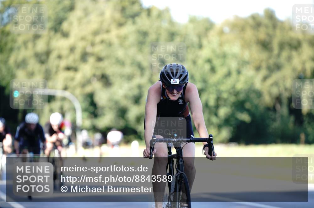 07.09.2025 - 19. Norderstedt Triathlon Michael Burmester http://msf.ph/oto/8843589 07.09.2025 15:55:43 Radfahren 491, 866, 1057, 1559, 1609, 1611 meine-sportfotos.de