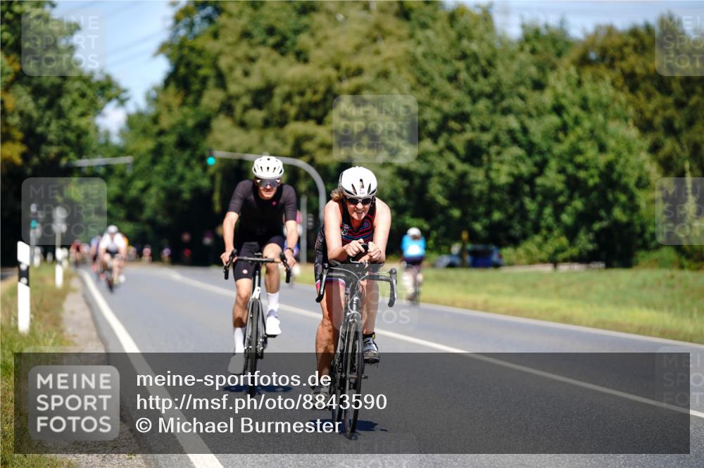 07.09.2025 - 19. Norderstedt Triathlon Michael Burmester http://msf.ph/oto/8843590 07.09.2025 13:04:19 Radfahren 211, 723, 747 meine-sportfotos.de