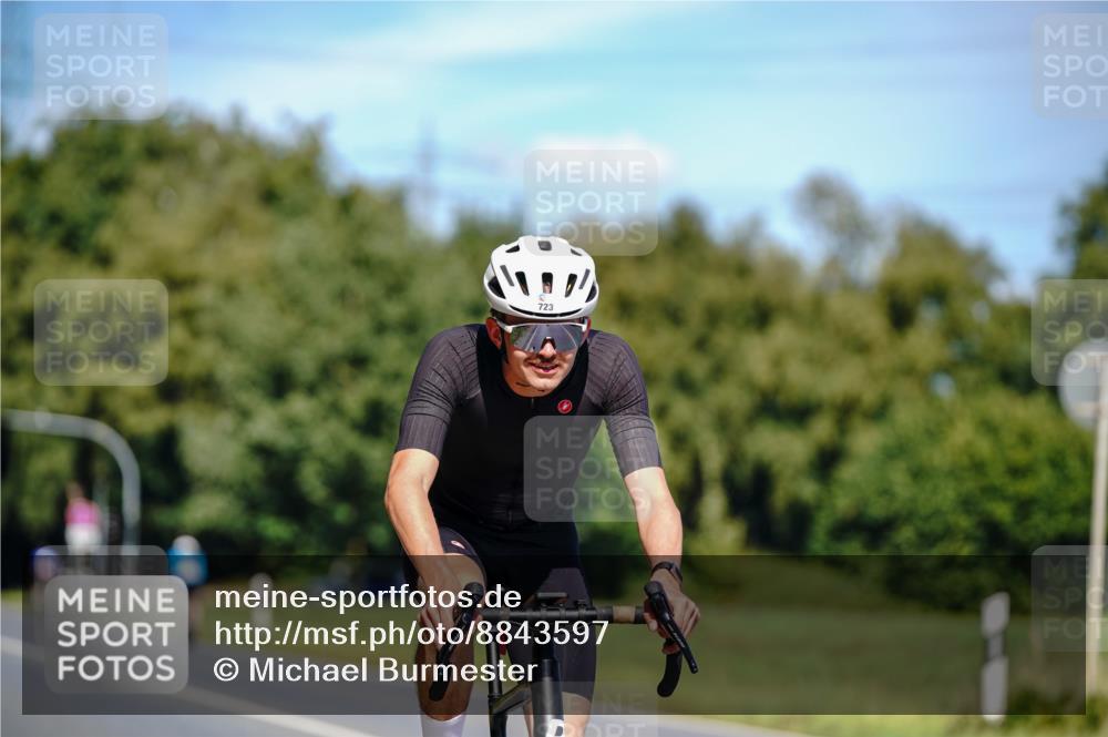 07.09.2025 - 19. Norderstedt Triathlon Michael Burmester http://msf.ph/oto/8843597 07.09.2025 13:04:20 Radfahren 211, 723, 747 meine-sportfotos.de