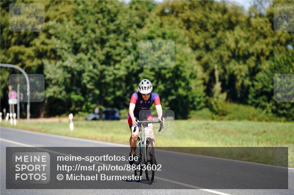 07.09.2025 - 19. Norderstedt Triathlon Michael Burmester http://msf.ph/oto/8843602 07.09.2025 13:04:27 Radfahren 329, 855, 1362 meine-sportfotos.de