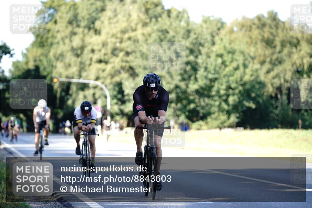 07.09.2025 - 19. Norderstedt Triathlon Michael Burmester http://msf.ph/oto/8843603 07.09.2025 15:55:49 Radfahren 491, 1580, 1589, 1609, 1616 meine-sportfotos.de
