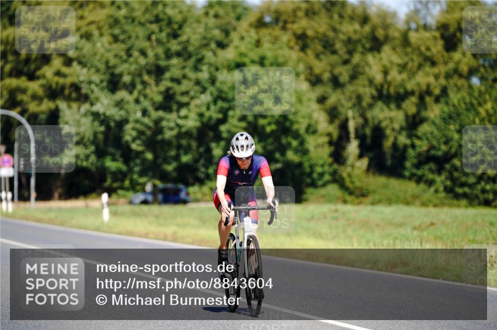 07.09.2025 - 19. Norderstedt Triathlon Michael Burmester http://msf.ph/oto/8843604 07.09.2025 13:04:27 Radfahren 329, 855, 1362 meine-sportfotos.de