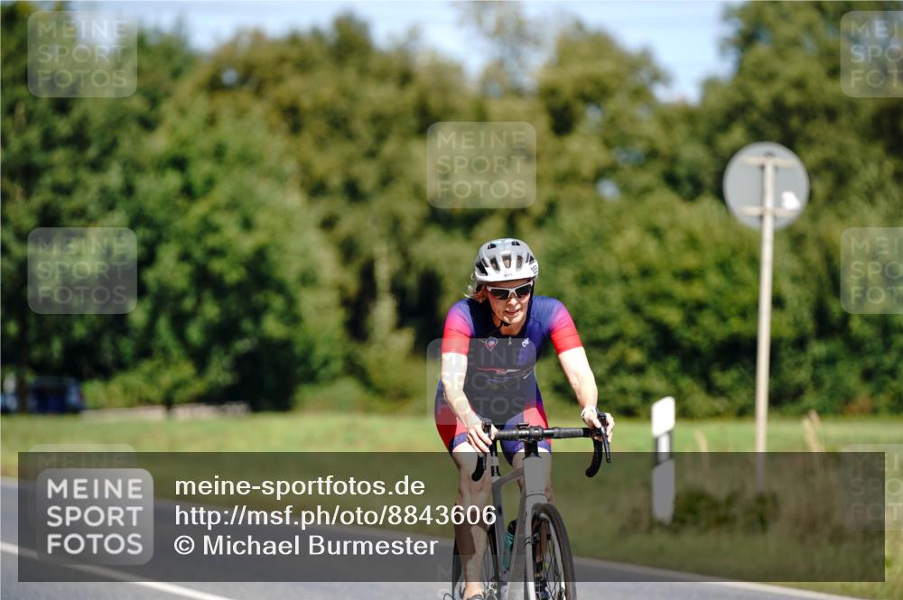07.09.2025 - 19. Norderstedt Triathlon Michael Burmester http://msf.ph/oto/8843606 07.09.2025 13:04:28 Radfahren 329, 855, 1362 meine-sportfotos.de