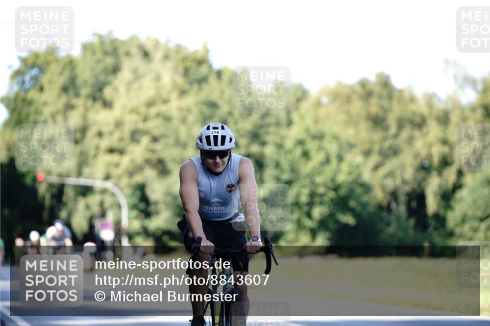 07.09.2025 - 19. Norderstedt Triathlon Michael Burmester http://msf.ph/oto/8843607 07.09.2025 15:55:53 Radfahren 378, 1589, 1616 meine-sportfotos.de