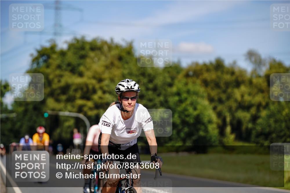 07.09.2025 - 19. Norderstedt Triathlon Michael Burmester http://msf.ph/oto/8843608 07.09.2025 13:04:29 Radfahren 329, 855, 1362 meine-sportfotos.de