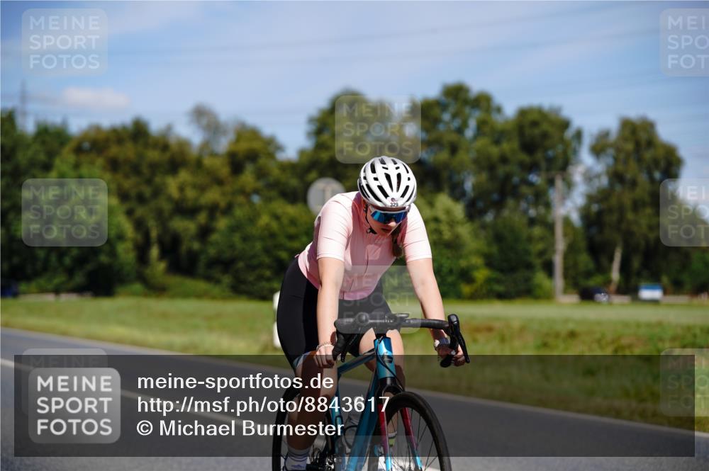 07.09.2025 - 19. Norderstedt Triathlon Michael Burmester http://msf.ph/oto/8843617 07.09.2025 13:04:30 Radfahren 329, 348, 855, 1362 meine-sportfotos.de