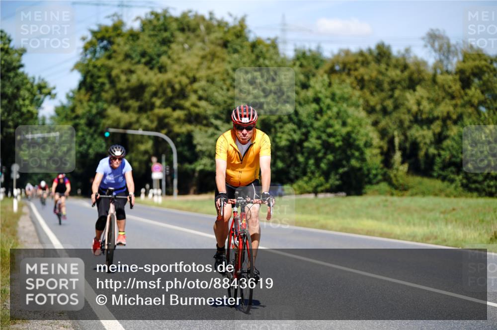 07.09.2025 - 19. Norderstedt Triathlon Michael Burmester http://msf.ph/oto/8843619 07.09.2025 13:04:32 Radfahren 329, 348, 853, 855, 1362 meine-sportfotos.de