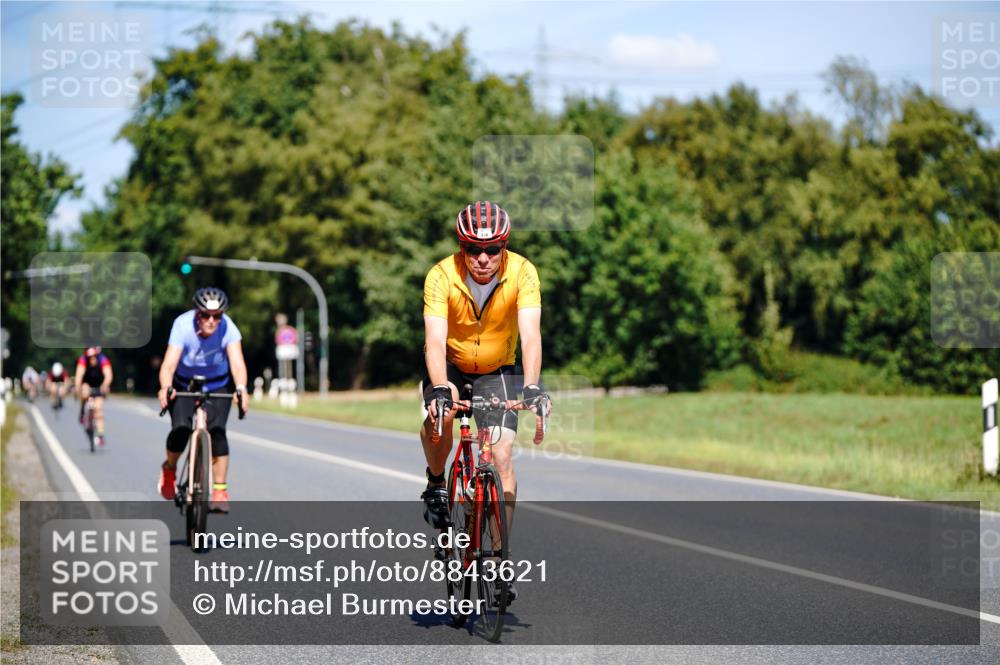 07.09.2025 - 19. Norderstedt Triathlon Michael Burmester http://msf.ph/oto/8843621 07.09.2025 13:04:32 Radfahren 329, 348, 853, 855, 1362 meine-sportfotos.de