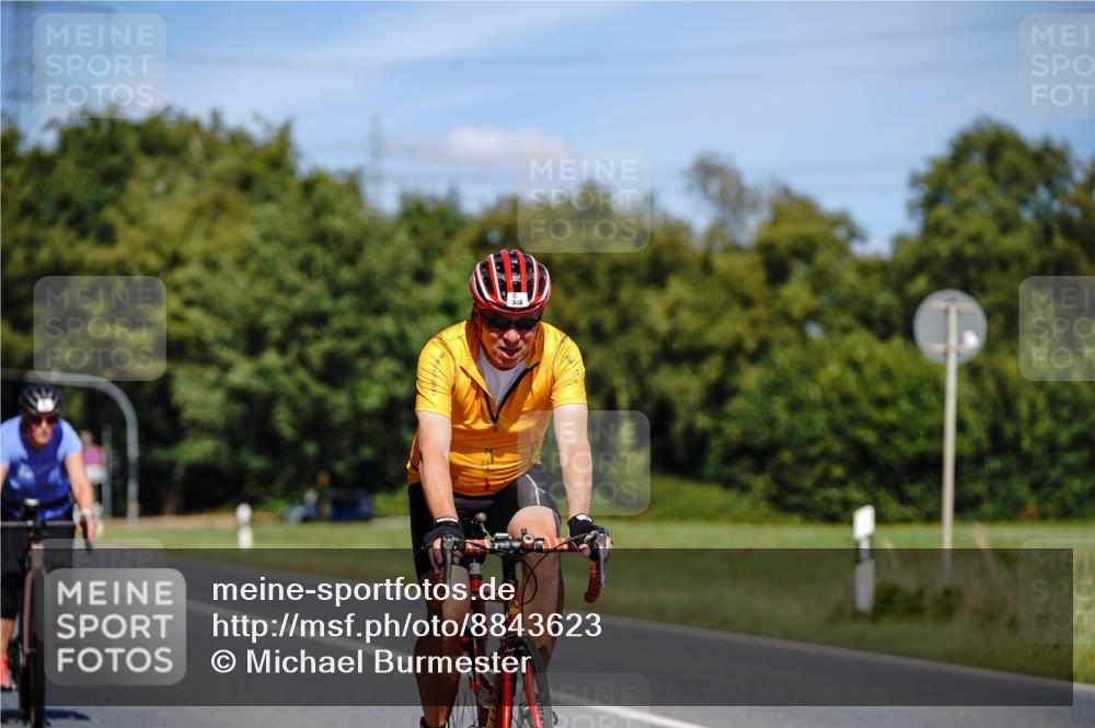 07.09.2025 - 19. Norderstedt Triathlon Michael Burmester http://msf.ph/oto/8843623 07.09.2025 13:04:33 Radfahren 329, 348, 853, 1362 meine-sportfotos.de