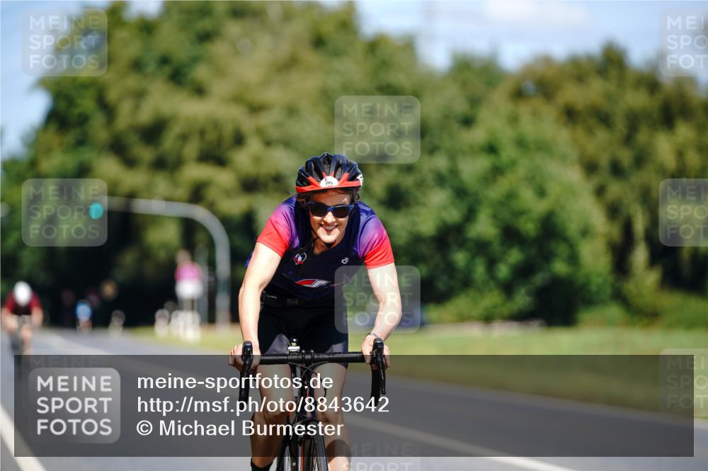 07.09.2025 - 19. Norderstedt Triathlon Michael Burmester http://msf.ph/oto/8843642 07.09.2025 13:04:38 Radfahren 799, 853 meine-sportfotos.de