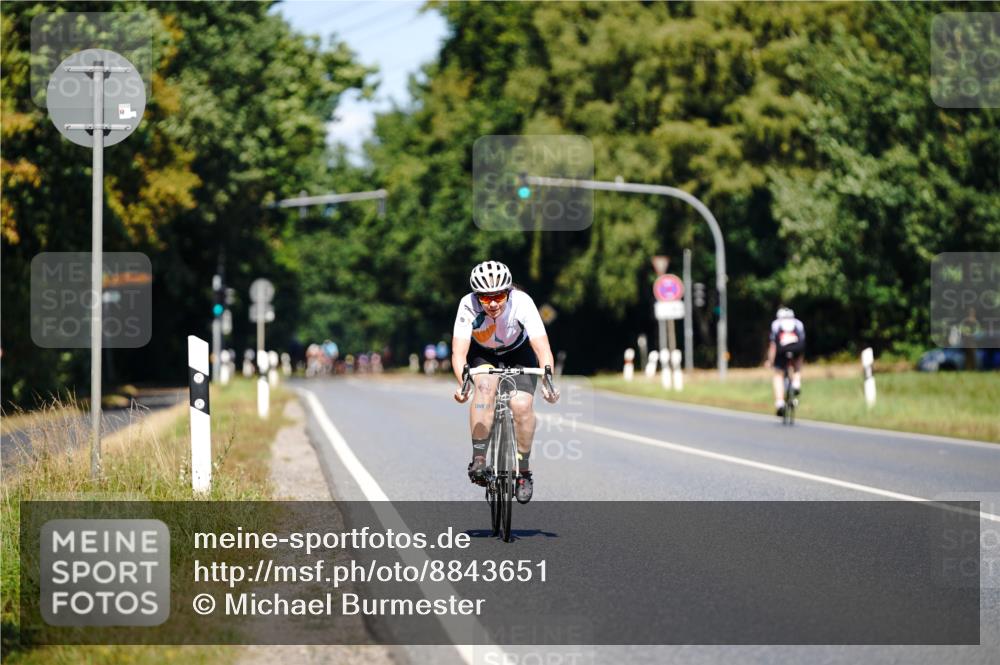 07.09.2025 - 19. Norderstedt Triathlon Michael Burmester http://msf.ph/oto/8843651 07.09.2025 13:04:48 Radfahren 352 meine-sportfotos.de