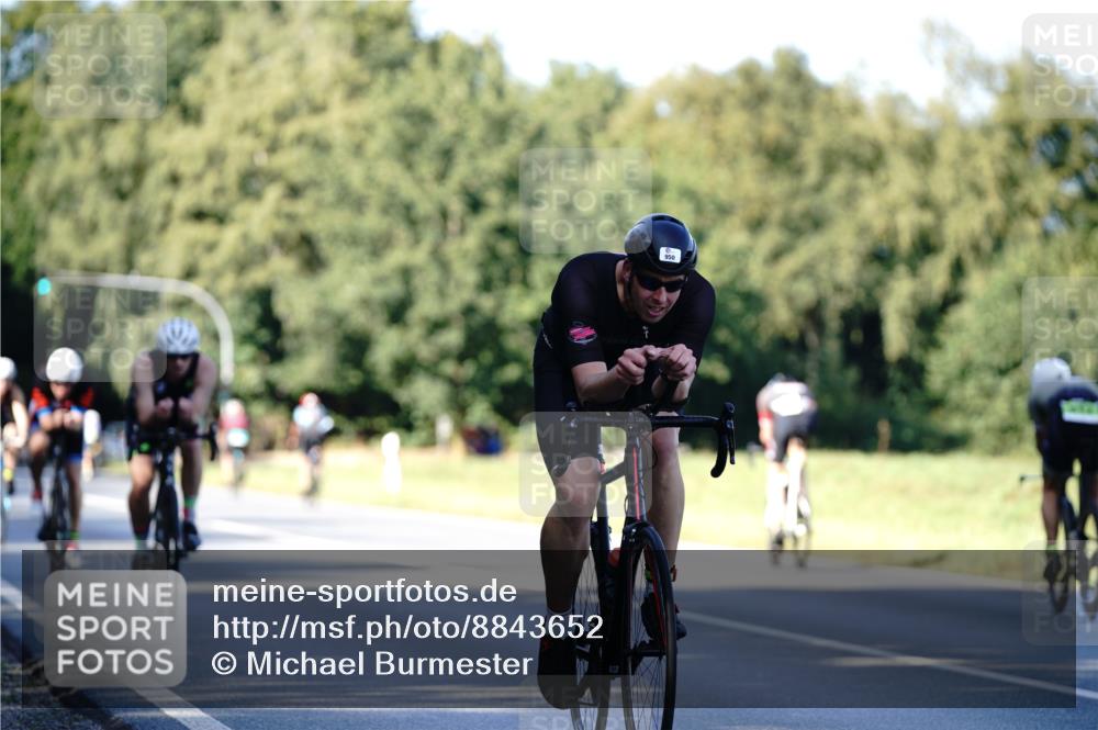 07.09.2025 - 19. Norderstedt Triathlon Michael Burmester http://msf.ph/oto/8843652 07.09.2025 15:56:17 Radfahren 492, 950, 1417, 1555, 1610 meine-sportfotos.de