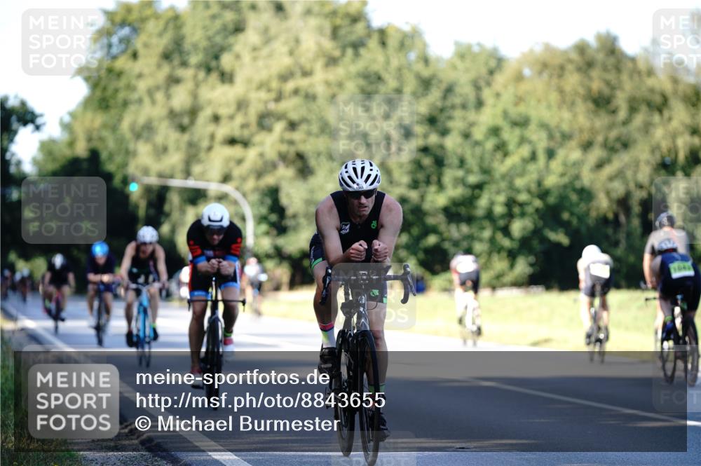 07.09.2025 - 19. Norderstedt Triathlon Michael Burmester http://msf.ph/oto/8843655 07.09.2025 15:56:18 Radfahren 950, 1417, 1555, 1610 meine-sportfotos.de