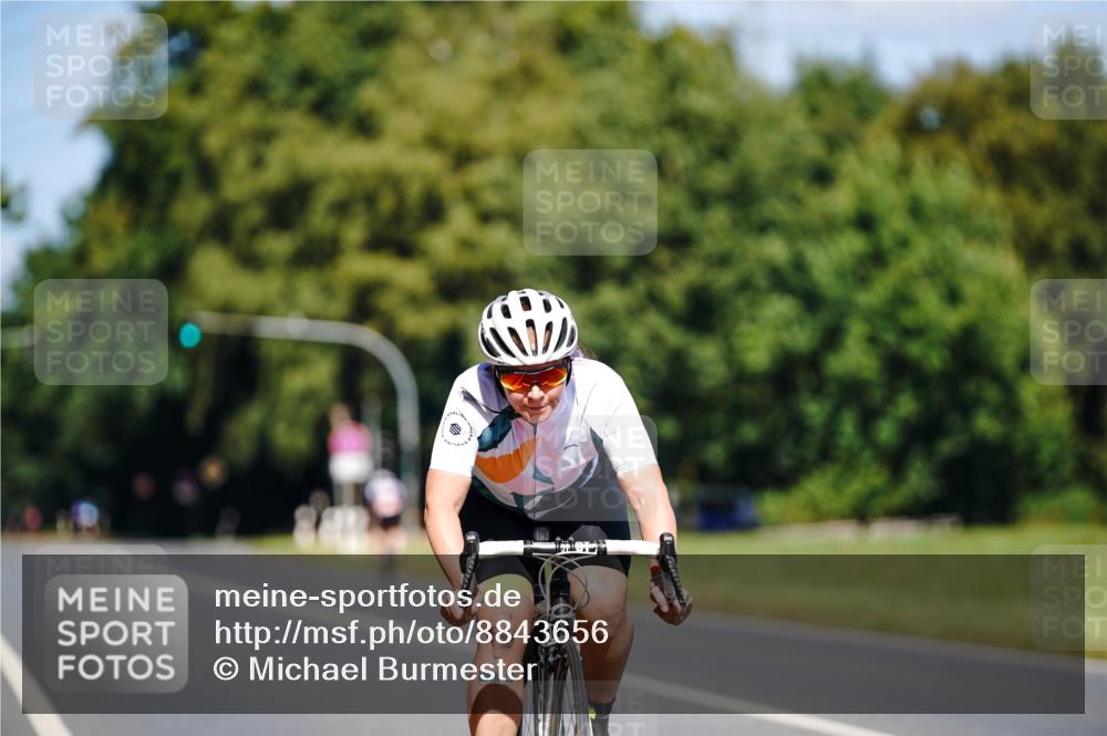 07.09.2025 - 19. Norderstedt Triathlon Michael Burmester http://msf.ph/oto/8843656 07.09.2025 13:04:50 Radfahren 352 meine-sportfotos.de
