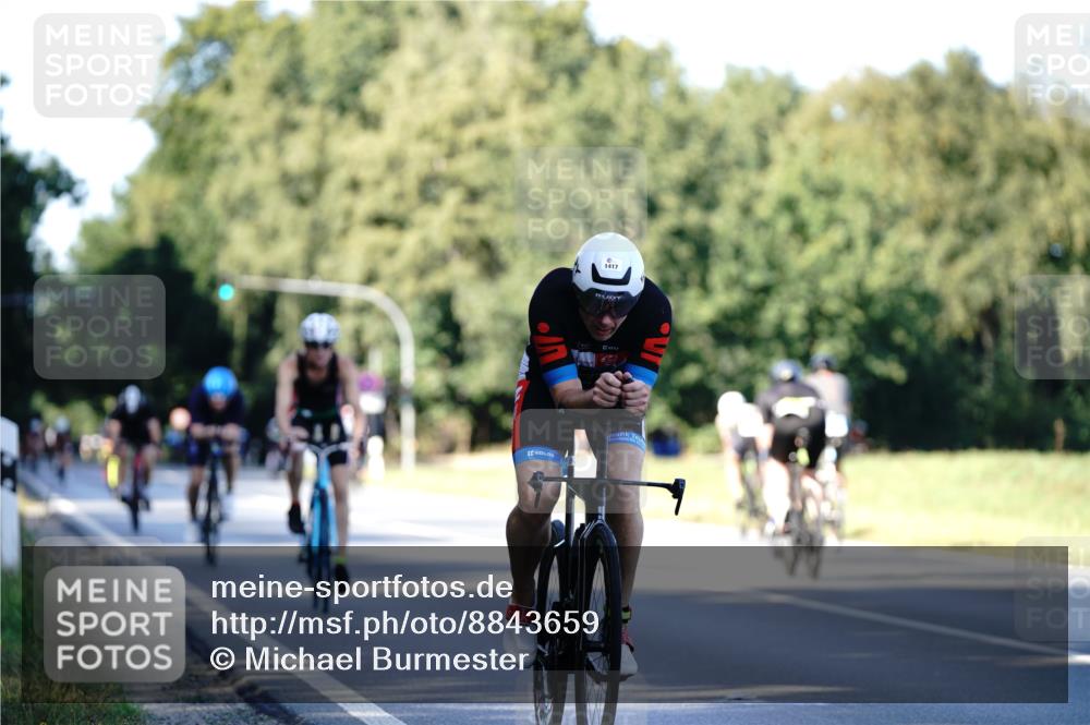 07.09.2025 - 19. Norderstedt Triathlon Michael Burmester http://msf.ph/oto/8843659 07.09.2025 15:56:19 Radfahren 950, 1098, 1417, 1555 meine-sportfotos.de