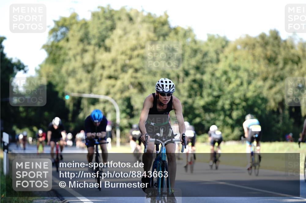 07.09.2025 - 19. Norderstedt Triathlon Michael Burmester http://msf.ph/oto/8843663 07.09.2025 15:56:21 Radfahren 950, 1098, 1417, 1437, 1555 meine-sportfotos.de