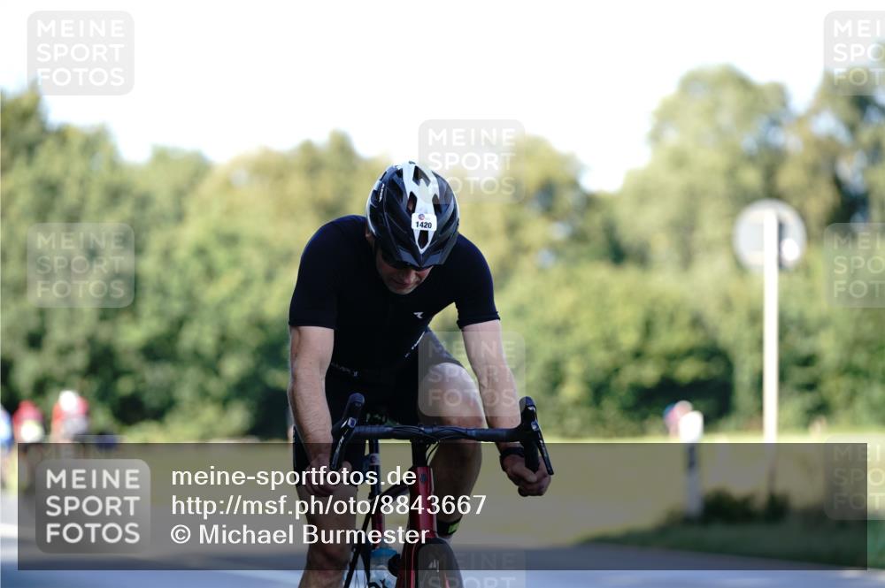 07.09.2025 - 19. Norderstedt Triathlon Michael Burmester http://msf.ph/oto/8843667 07.09.2025 15:56:25 Radfahren 552, 1098, 1420, 1437 meine-sportfotos.de