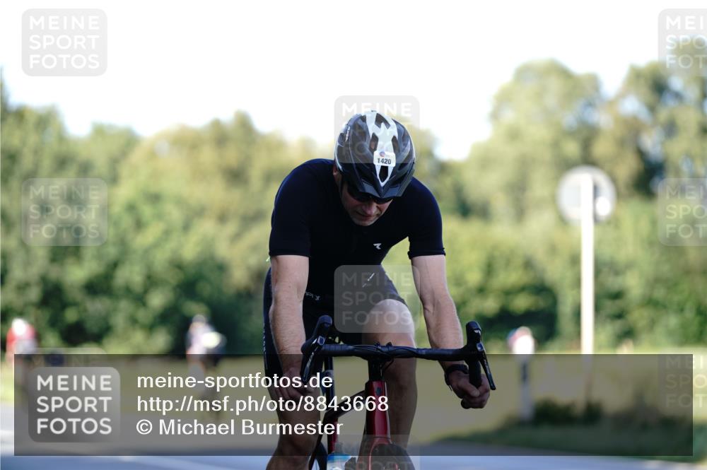 07.09.2025 - 19. Norderstedt Triathlon Michael Burmester http://msf.ph/oto/8843668 07.09.2025 15:56:25 Radfahren 552, 1098, 1420, 1437 meine-sportfotos.de
