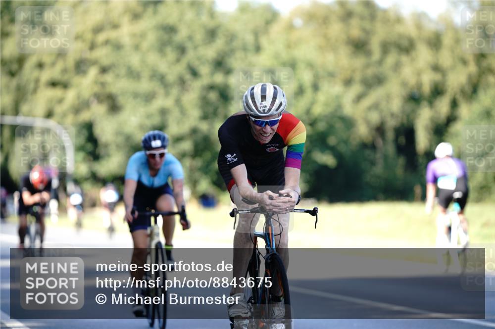 07.09.2025 - 19. Norderstedt Triathlon Michael Burmester http://msf.ph/oto/8843675 07.09.2025 15:56:33 Radfahren 930, 1475, 1556, 1588, 1607 meine-sportfotos.de