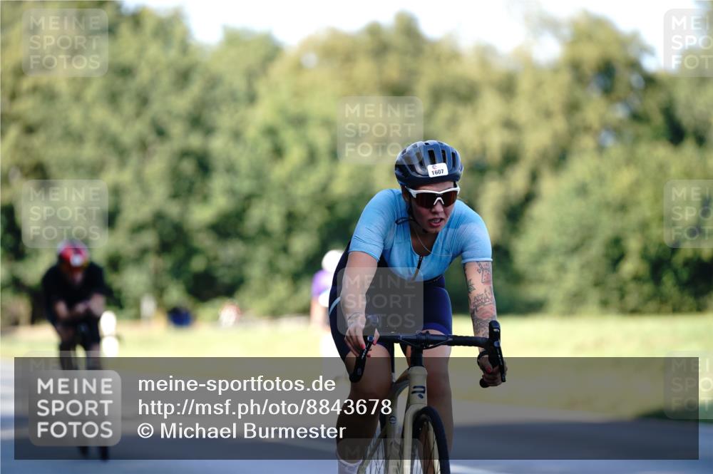 07.09.2025 - 19. Norderstedt Triathlon Michael Burmester http://msf.ph/oto/8843678 07.09.2025 15:56:34 Radfahren 930, 945, 1475, 1556, 1588, 1607 meine-sportfotos.de